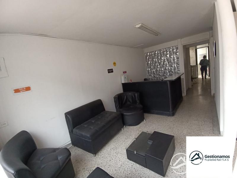 1748833_2.jpg